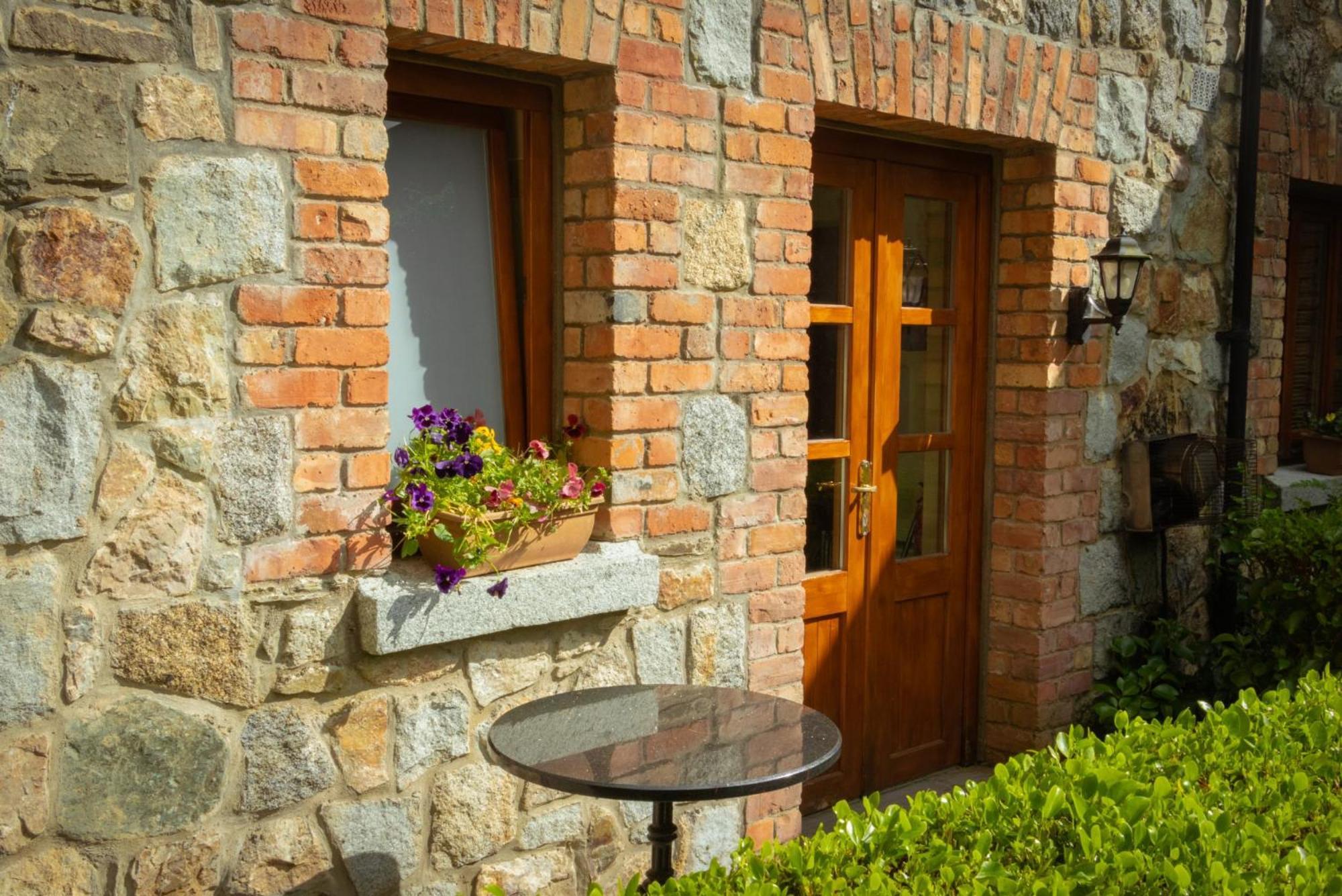 Croneybyrne Courtyard Villa Clara Bagian luar foto